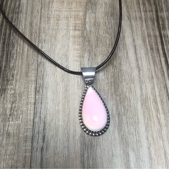 Pink Conch Shell Sterling Pendant - Picture 9 of 11